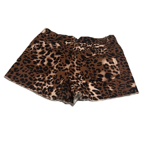 Women’s PEACH LOVE, 100% Cotton, Leopard Print, 5-Pocket Shorts, Size Small - Picture 2 of 5